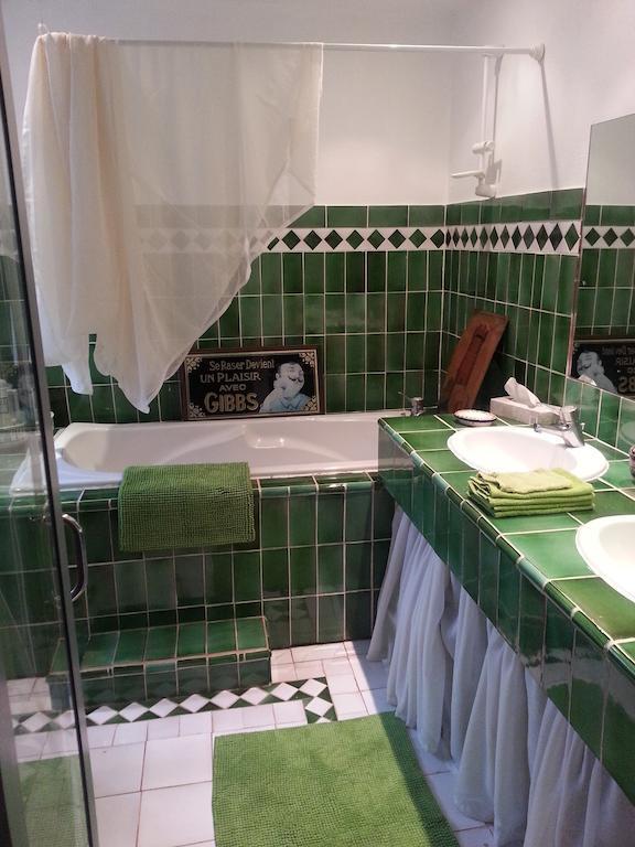 La Maison De L'Oenologue Poucharramet Номер фото