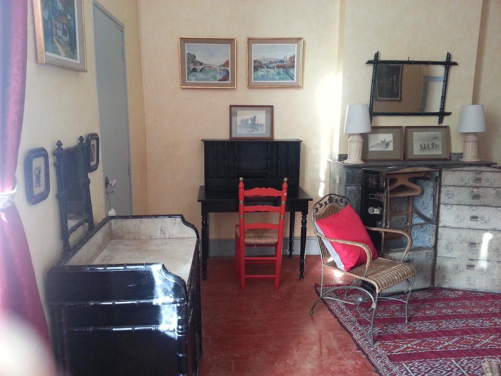La Maison De L'Oenologue Poucharramet Номер фото